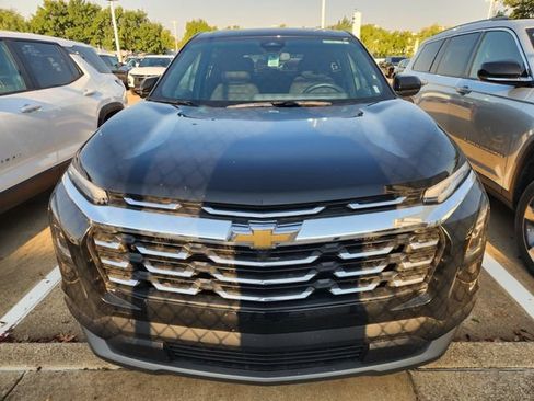 Used 2026 Chevrolet Equinox LT FWD image 2