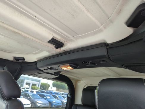 Used 2016 Jeep Wrangler Rubicon AWD/4WD image 44