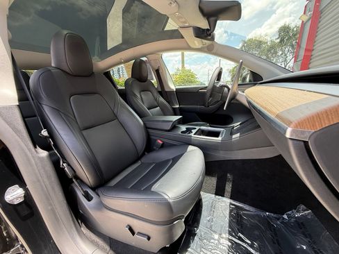 Used 2023 Tesla Model Y Long Range AWD/4WD image 19