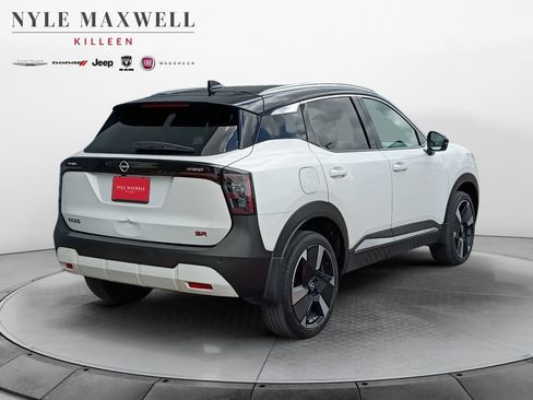 Used 2025 Nissan Kicks SR w/ SR Premium Package FWD image 16