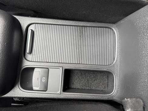 Used 2017 Volkswagen Tiguan Limited w/ Premium Package FWD image 34