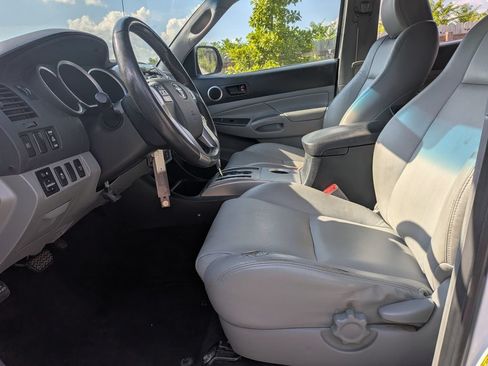 Used 2012 Toyota Tacoma 4x4 Double Cab w/ TRD Sport Pkg image 10