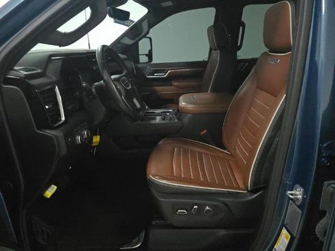 Used 2024 GMC Sierra 2500 Denali Ultimate image 2