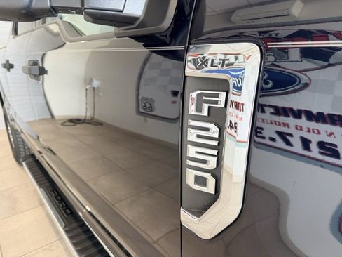 Used 2021 Ford F250 XLT w/ XLT Value Package image 9