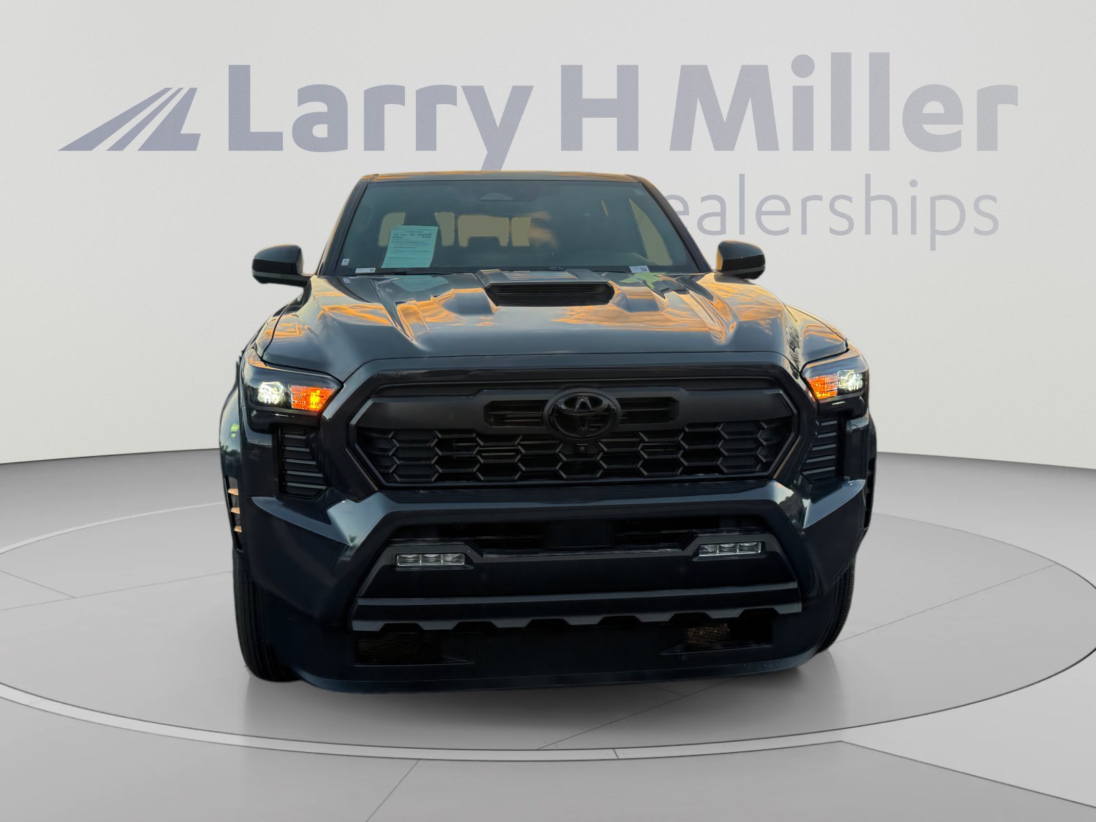 Used 2026 Toyota Tacoma TRD Sport w/ TRD Sport Premium Package AWD/4WD image 8