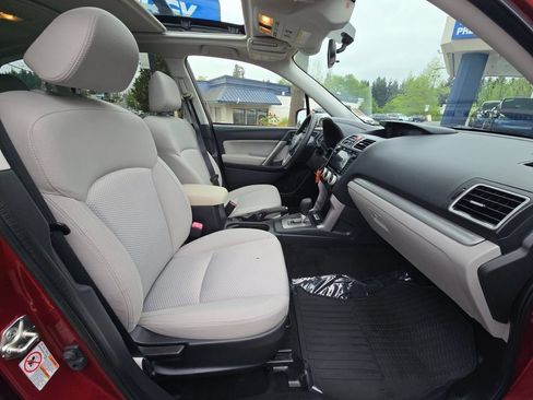 Used 2017 Subaru Forester 2.5i Premium AWD/4WD image 11