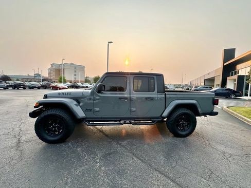 Used 2023 Jeep Gladiator Sport AWD/4WD image 7