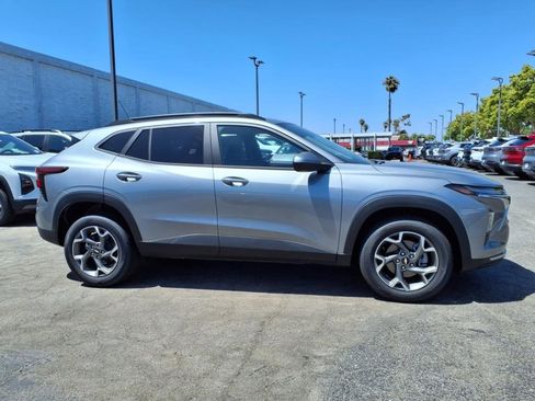 New 2025 Chevrolet Trax LT w/ Driver Confidence Package image 3