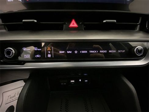 Used 2024 Kia Sportage EX image 19