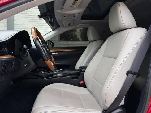 Used 2013 Lexus ES 300h w/ Premium Pkg FWD image 15