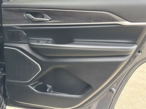 Used 2021 Jeep Grand Cherokee L Limited image 15