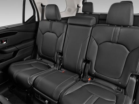 Used 2024 Honda Pilot TrailSport image 11