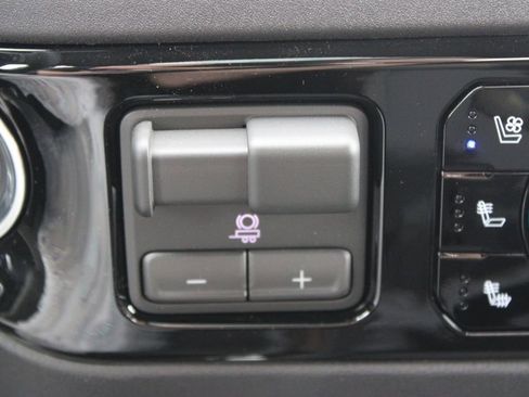 New 2026 Chevrolet Silverado 2500 ZR2 w/ LPO, Dark Essentials Package AWD/4WD image 45