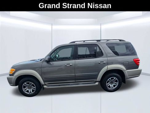 Used 2004 Toyota Sequoia SR5 AWD/4WD image 2