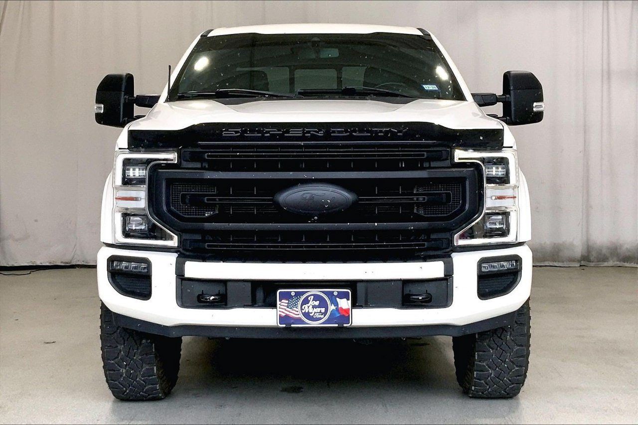 Used 2022 Ford F350 Platinum w/ Tremor Off-Road Package AWD/4WD image 3