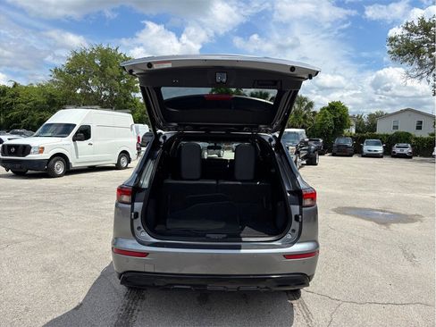 Used 2023 Mitsubishi Outlander SE Black Edition FWD image 46