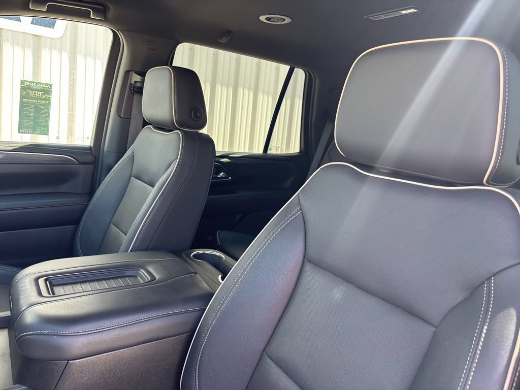 Used 2024 GMC Yukon SLT AWD/4WD image 19