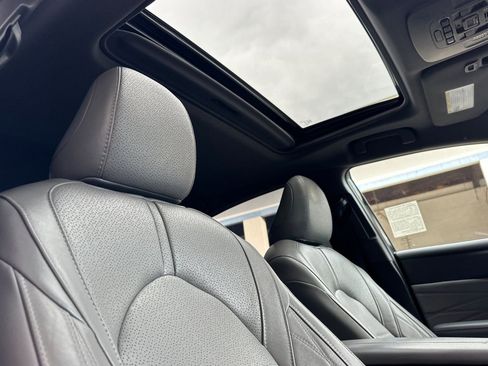 Used 2019 Toyota Avalon Limited image 20