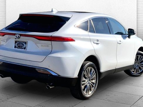 Used 2023 Toyota Venza Limited image 14