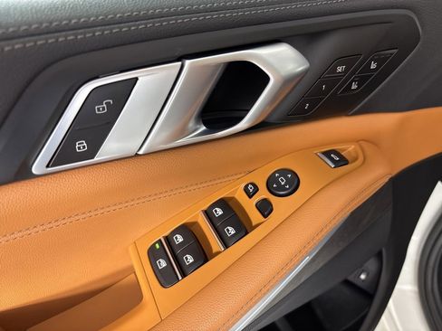 Used 2022 BMW X5 xDrive45e w/ M Sport Package image 17