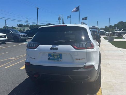Used 2019 Jeep Cherokee Trailhawk AWD/4WD image 10