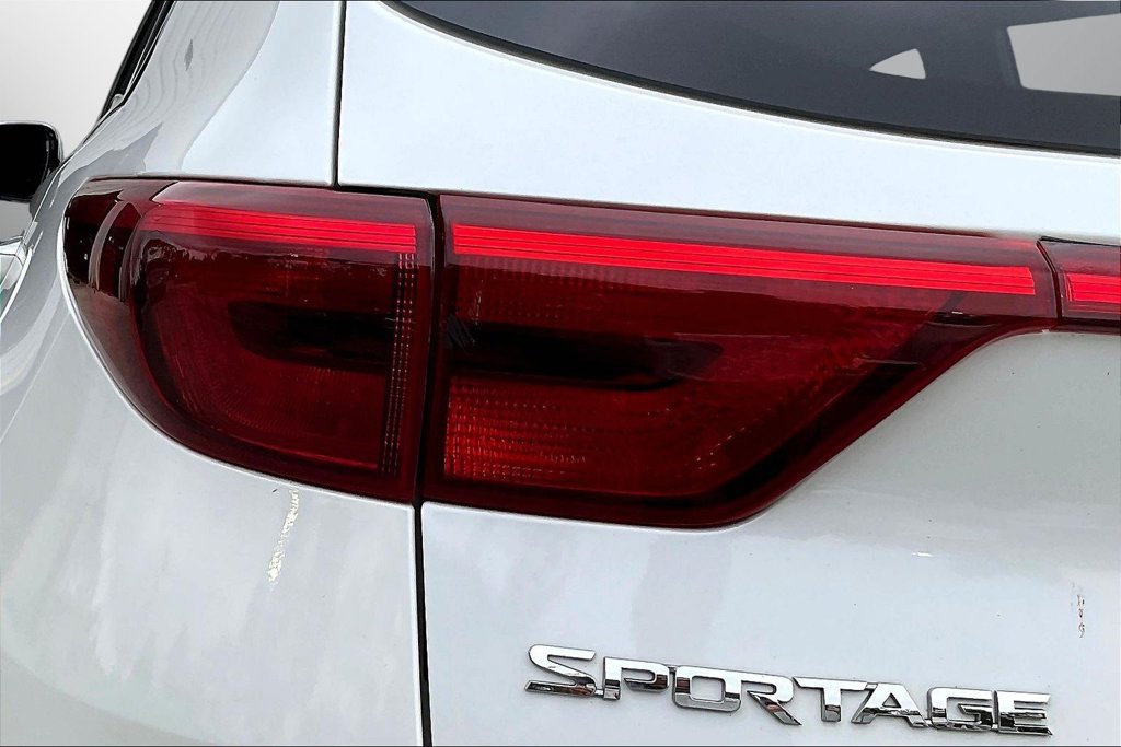 Used 2019 Kia Sportage EX w/ EX Premium Package FWD image 23