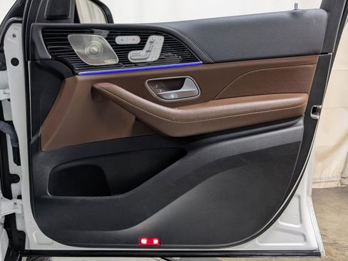 Used 2024 Mercedes-Benz GLS 450 4MATIC w/ Pinnacle Trim Package image 32