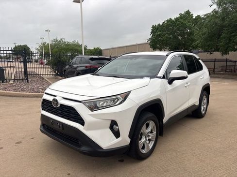 Used 2021 Toyota RAV4 XLE w/ XLE Grade Weather Package image 1