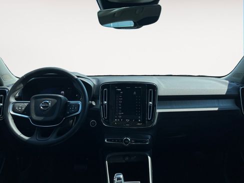 Used 2025 Volvo XC40 B5 Plus w/ Protection Package Premier image 11