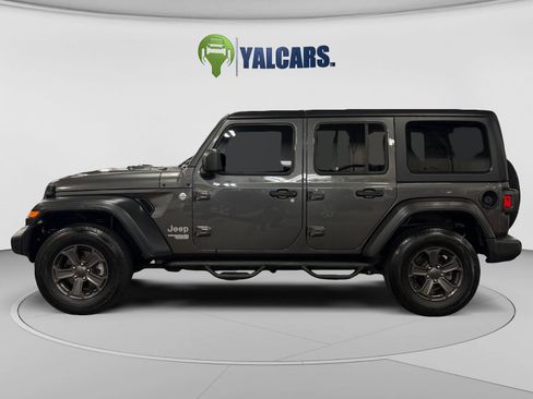 Used 2018 Jeep Wrangler Unlimited Sport AWD/4WD image 2
