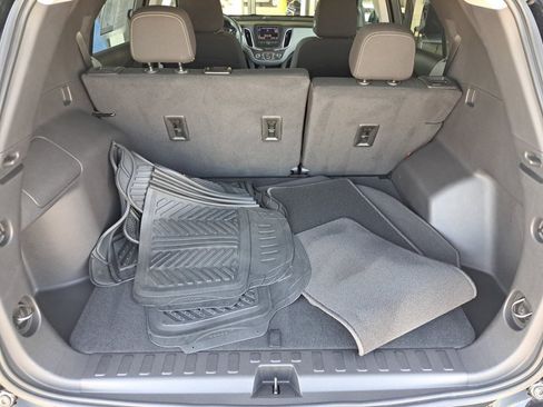 Used 2024 Chevrolet Equinox LS w/ LS Convenience Package FWD image 25