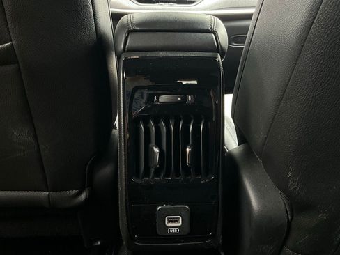 Used 2025 Jeep Compass Latitude image 12