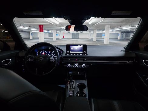 Used 2023 Honda Civic Sport image 3