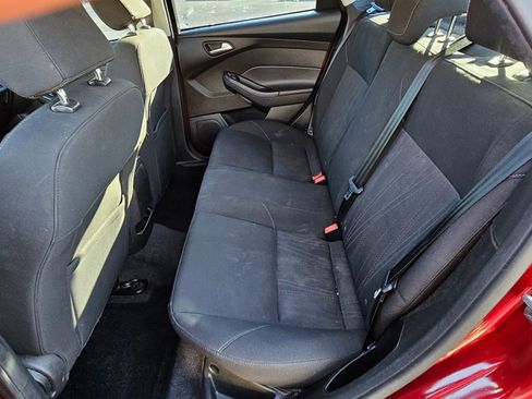 Used 2016 Ford Focus SE w/ SE Sport Package image 10