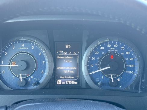 Used 2015 Toyota Sienna XLE w/ XLE Navigation Package image 9