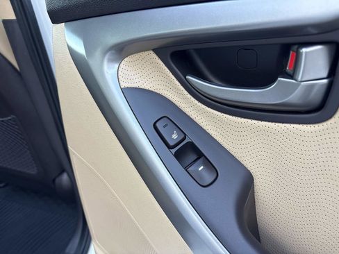 Used 2012 Hyundai Elantra Limited w/ Technology Pkg 5 image 12