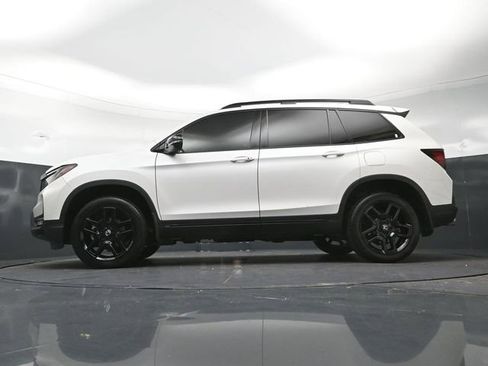 Used 2024 Honda Passport Black Edition image 25