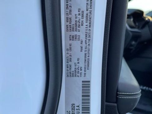 Used 2023 Jeep Grand Cherokee L Laredo image 40