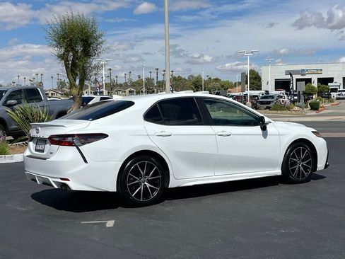 Used 2024 Toyota Camry SE FWD image 8