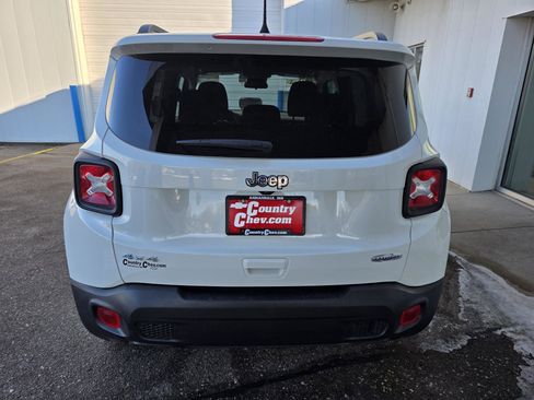 Used 2019 Jeep Renegade Latitude w/ Cold Weather Group image 15