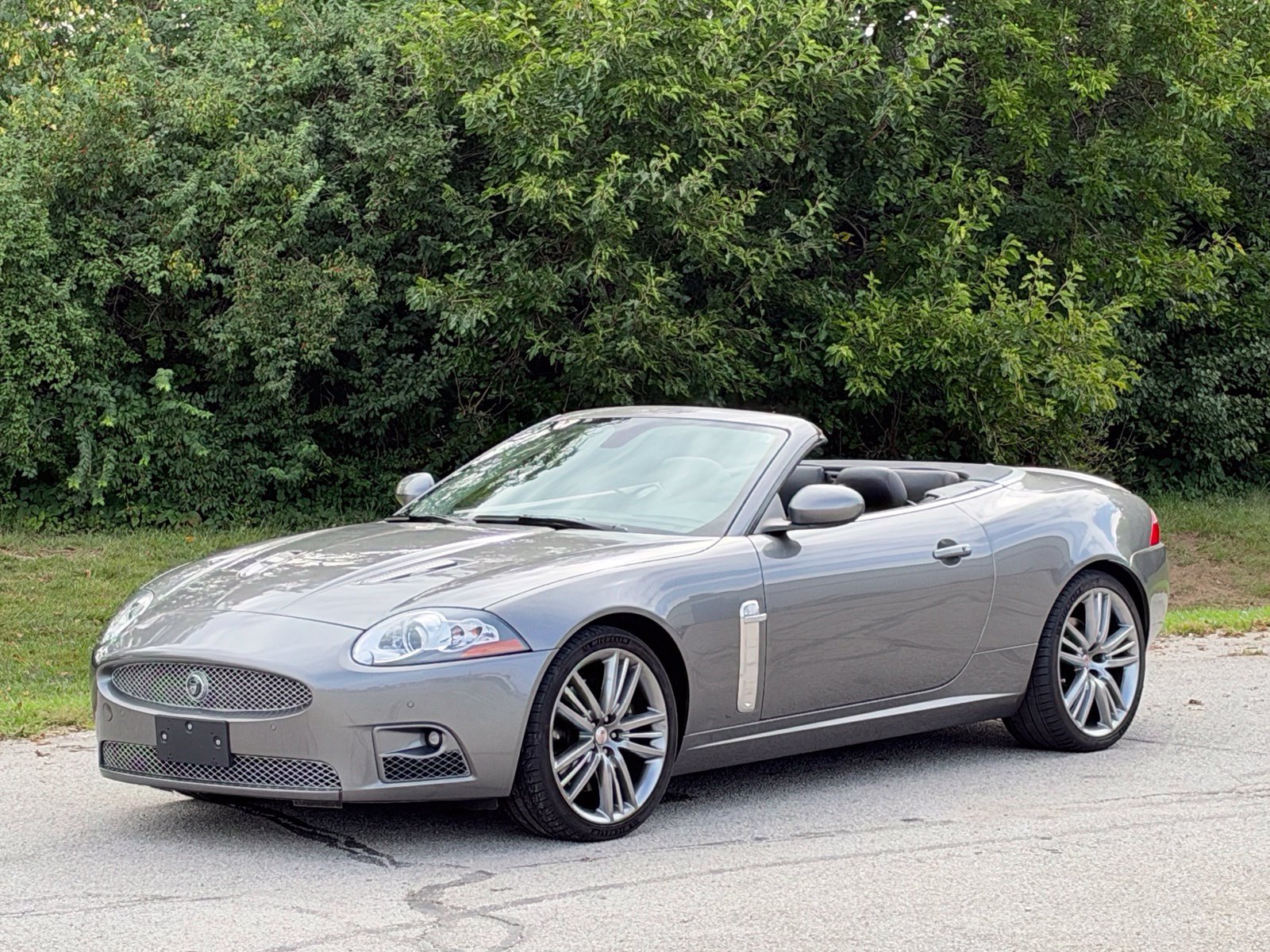 Used 2009 Jaguar XKR R RWD image 1