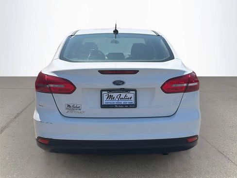 Used 2018 Ford Focus SE FWD image 5