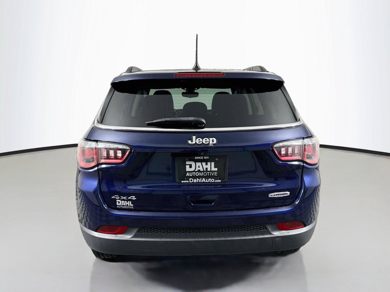 Used 2020 Jeep Compass Latitude w/ Cold Weather Group AWD/4WD image 30