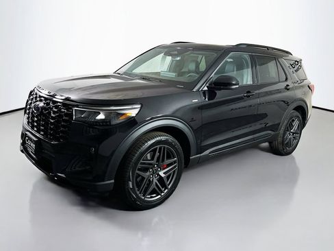 New 2026 Ford Explorer ST-Line w/ ST-Line Street Pack AWD/4WD image 5