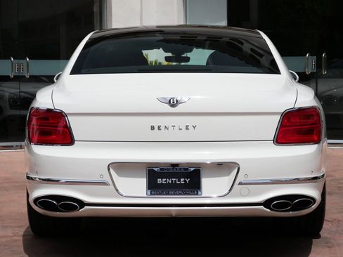 Used 2022 Bentley Flying Spur V8 AWD/4WD image 11