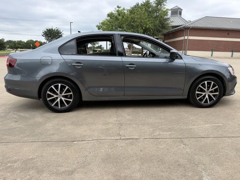 Used 2016 Volkswagen Jetta SE FWD image 8
