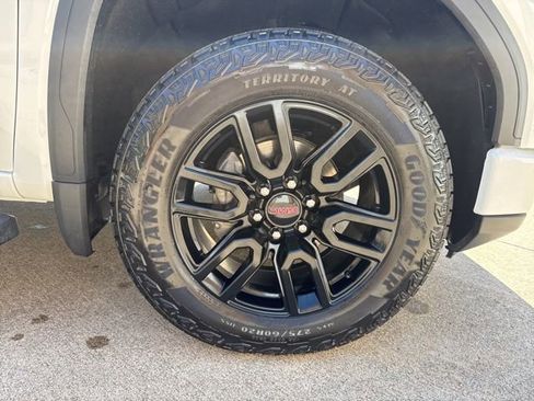 Used 2025 GMC Sierra 1500 Elevation w/ Elevation Premium Package AWD/4WD image 11