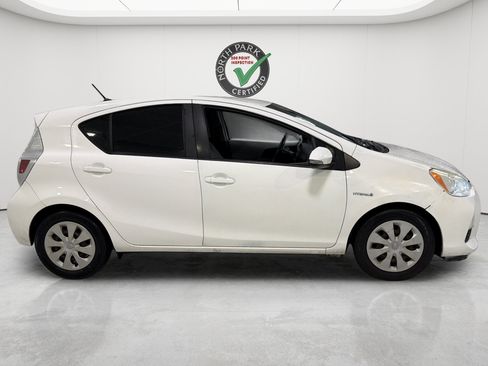Used 2013 Toyota Prius C One FWD image 6
