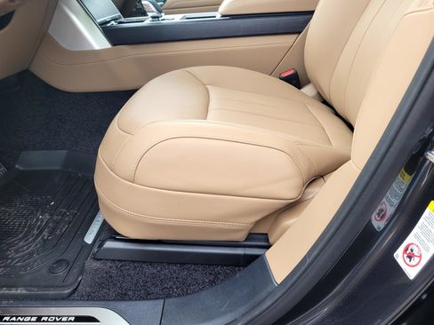 New 2026 Land Rover Range Rover Long Wheelbase SE AWD/4WD image 18