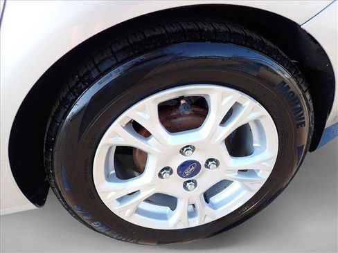 Used 2014 Ford Fiesta SE FWD image 6